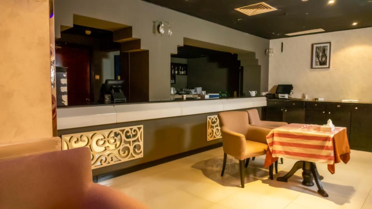 Manama Tower Hotel エクステリア 写真