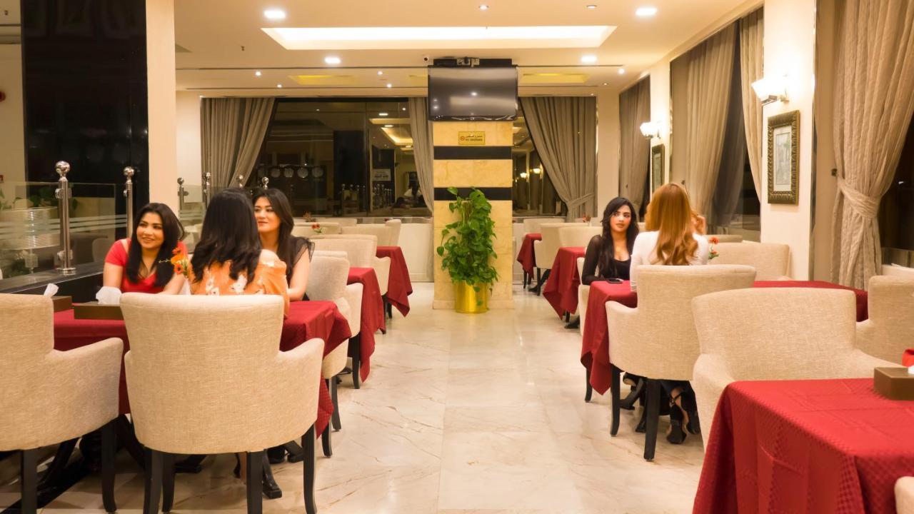 Manama Tower Hotel エクステリア 写真