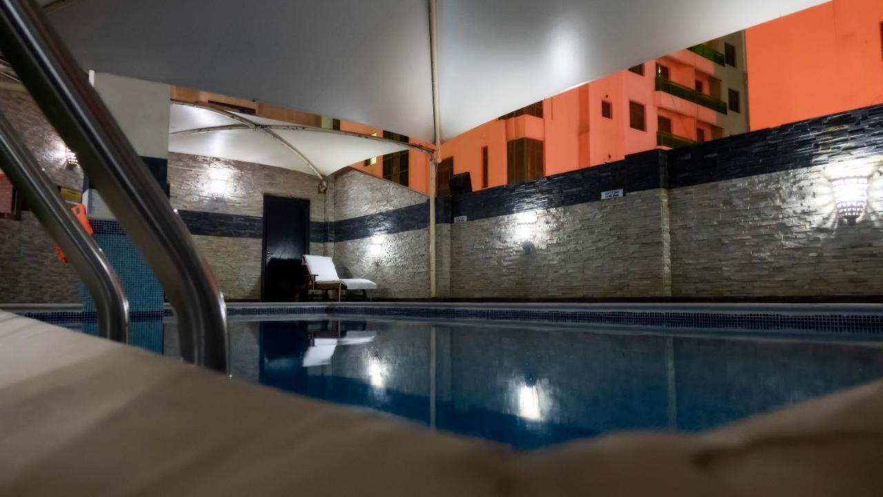 Manama Tower Hotel エクステリア 写真